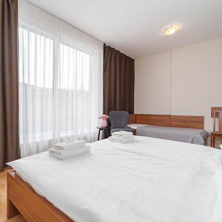 Hotel Arena Brumov Екстер'єр фото