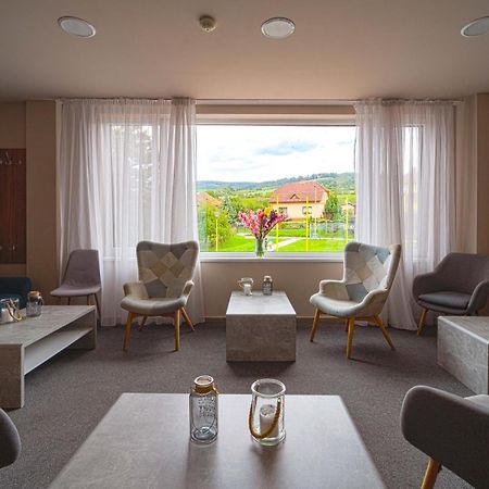 Hotel Arena Brumov Екстер'єр фото
