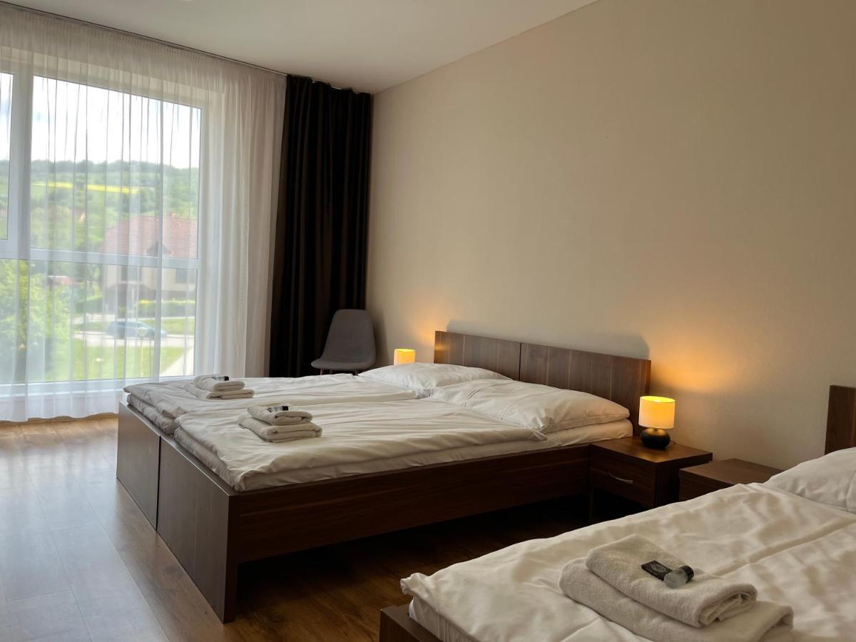 Hotel Arena Brumov Екстер'єр фото