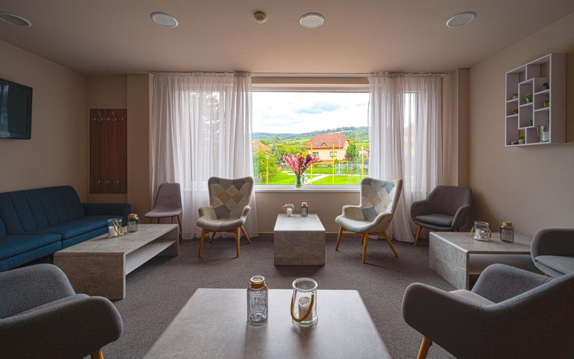 Hotel Arena Brumov Екстер'єр фото