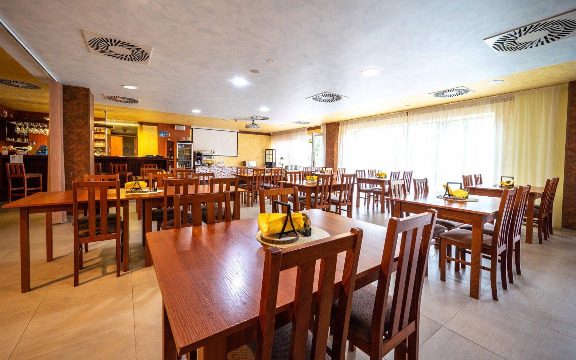 Hotel Arena Brumov Екстер'єр фото