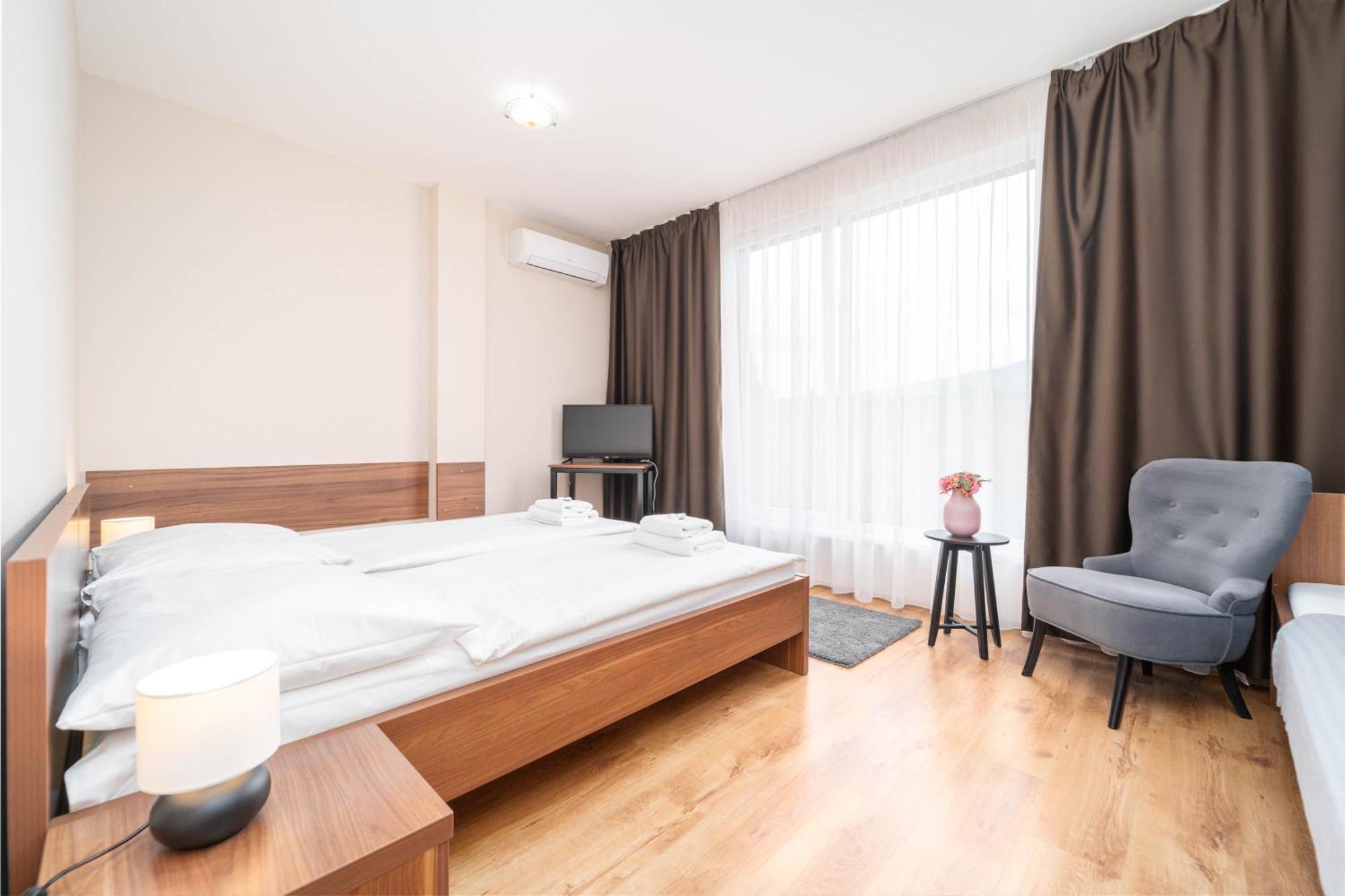 Hotel Arena Brumov Екстер'єр фото