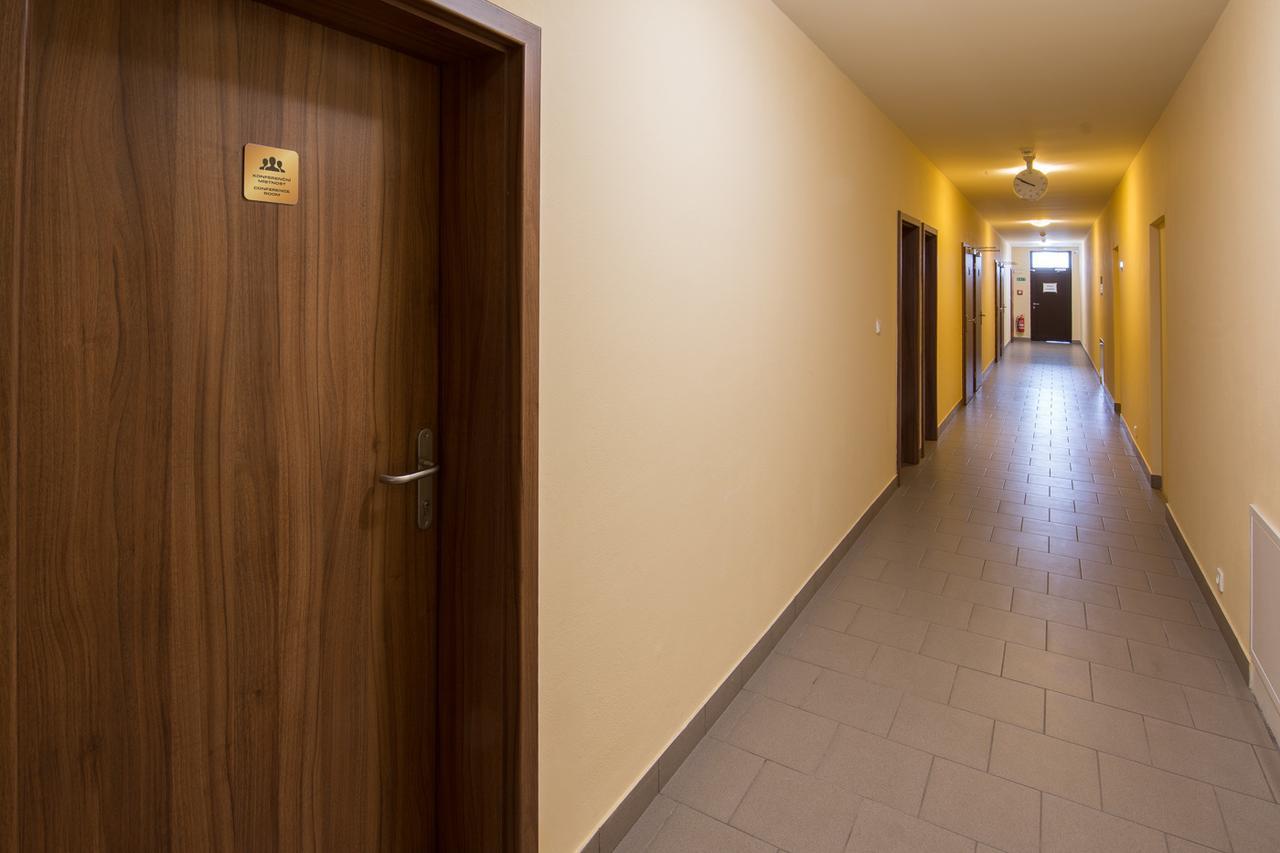 Hotel Arena Brumov Екстер'єр фото