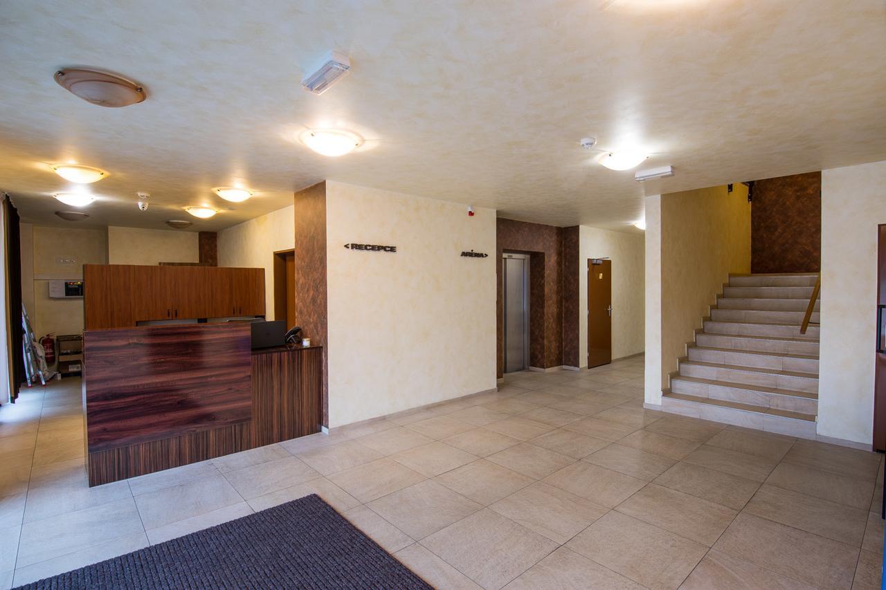 Hotel Arena Brumov Екстер'єр фото
