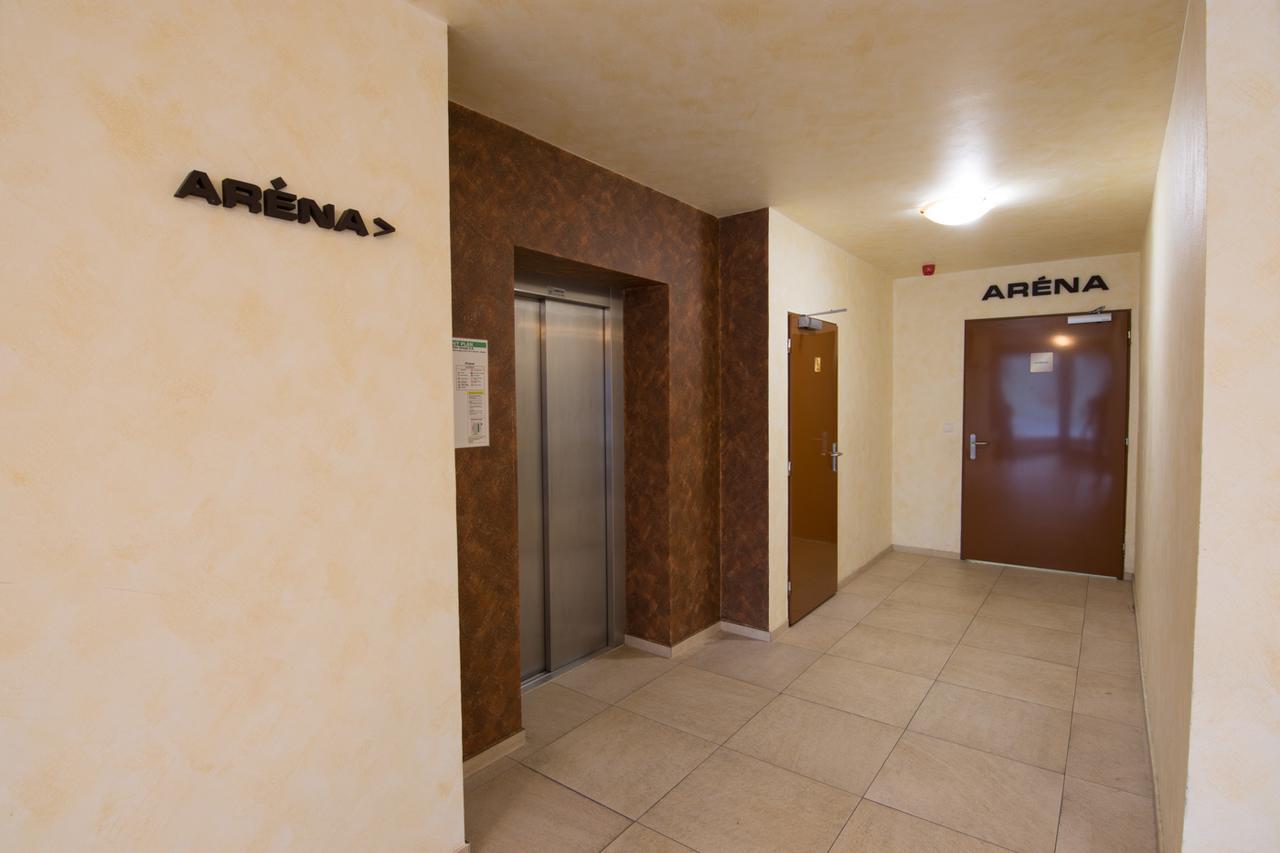 Hotel Arena Brumov Екстер'єр фото