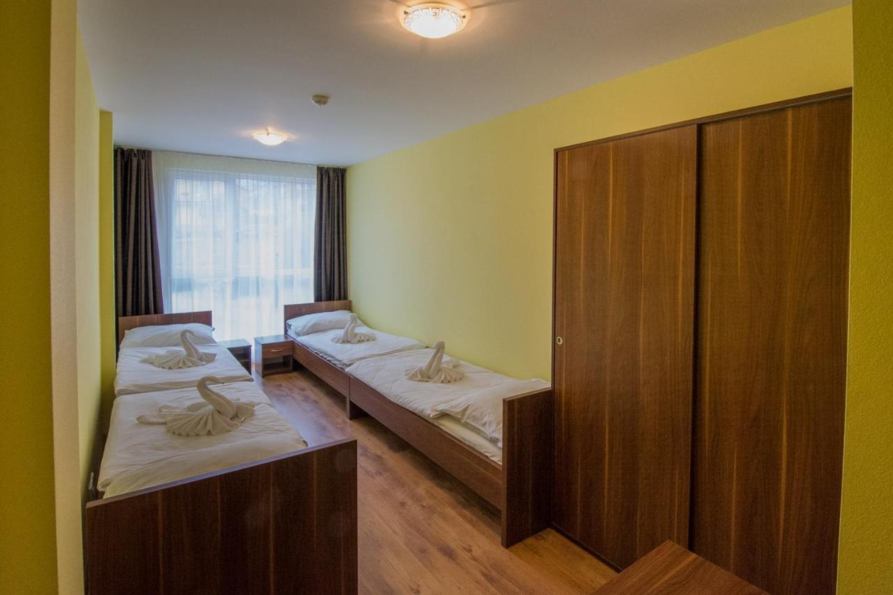 Hotel Arena Brumov Екстер'єр фото
