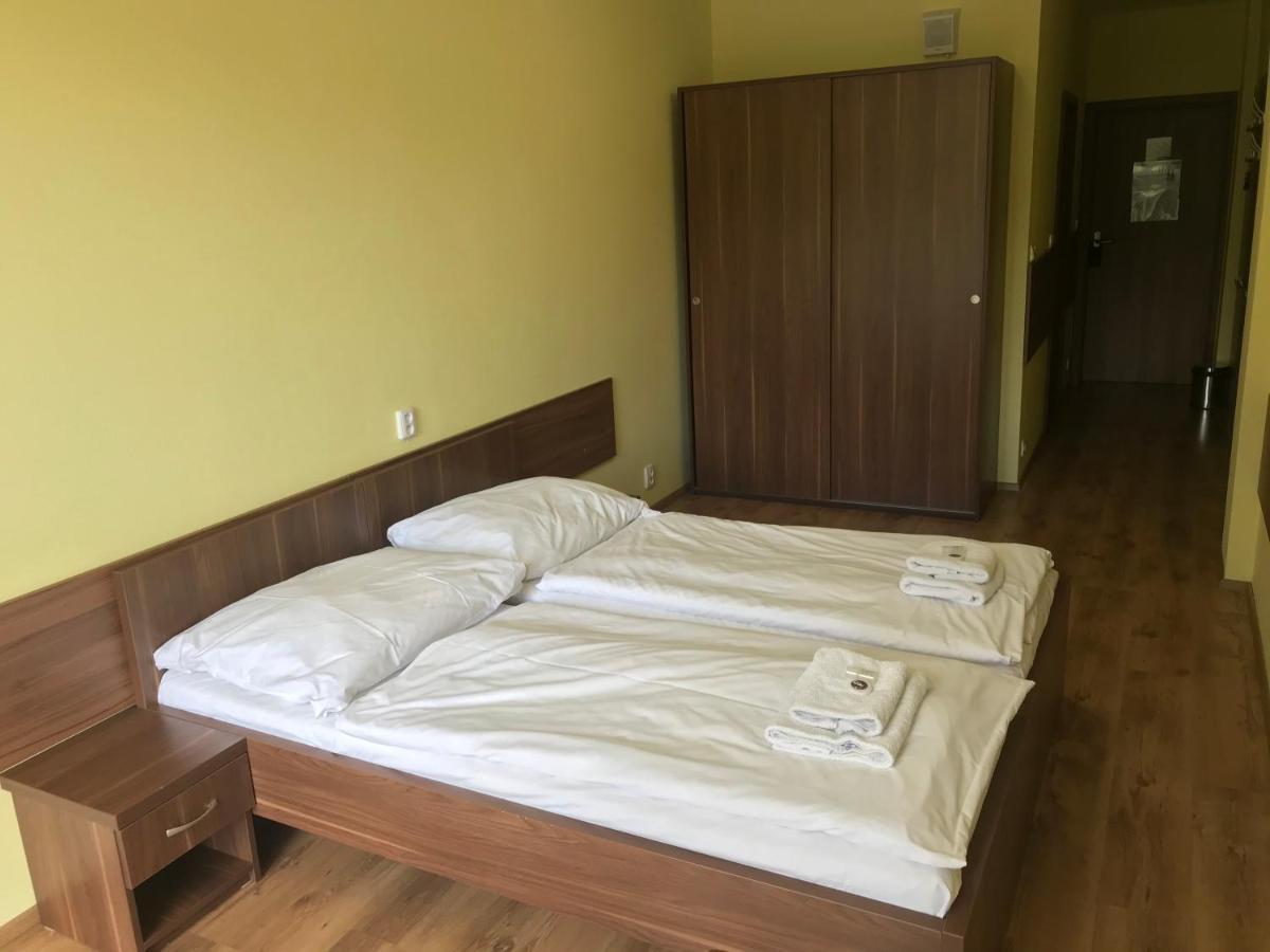 Hotel Arena Brumov Екстер'єр фото