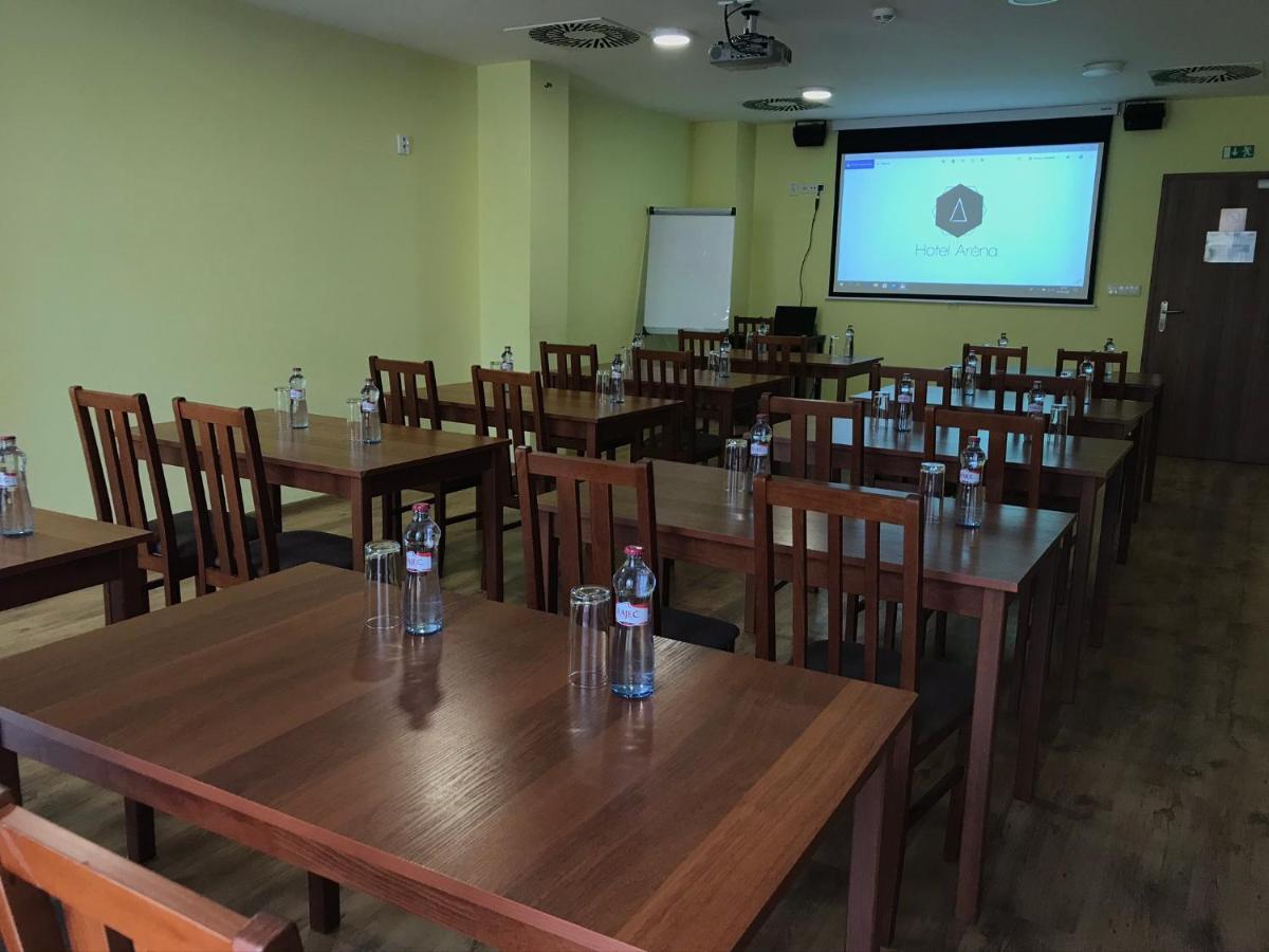 Hotel Arena Brumov Екстер'єр фото