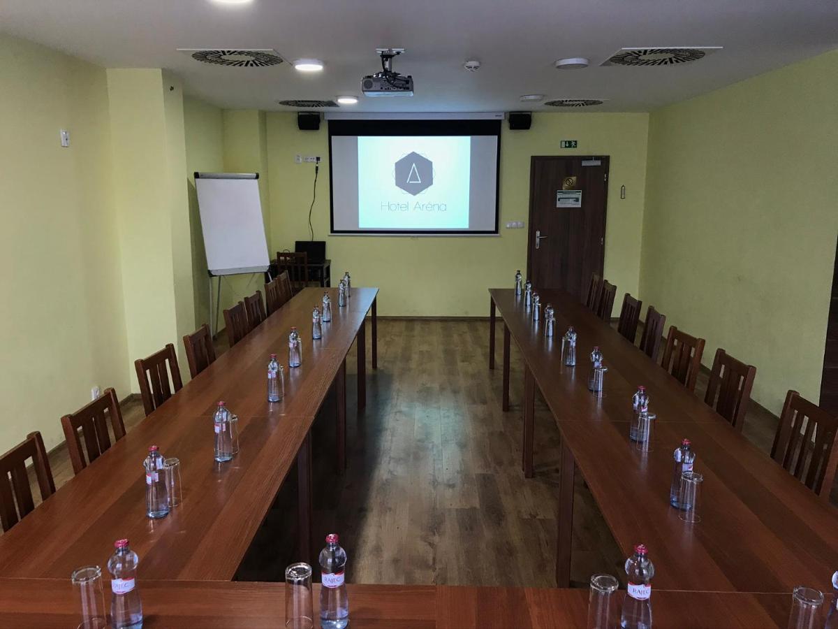 Hotel Arena Brumov Екстер'єр фото