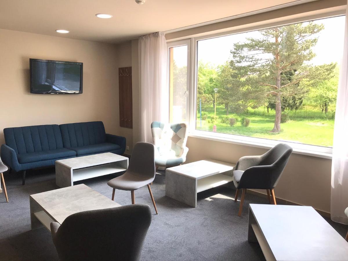 Hotel Arena Brumov Екстер'єр фото